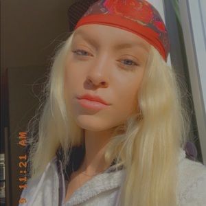 Meet your Posher, Mikayla